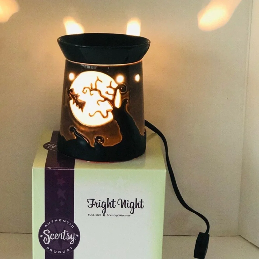 Scentsy FRIGHT NIGHT Halloween Warmer RETIRED 6x6 Full Size Originl Box USA 2010
